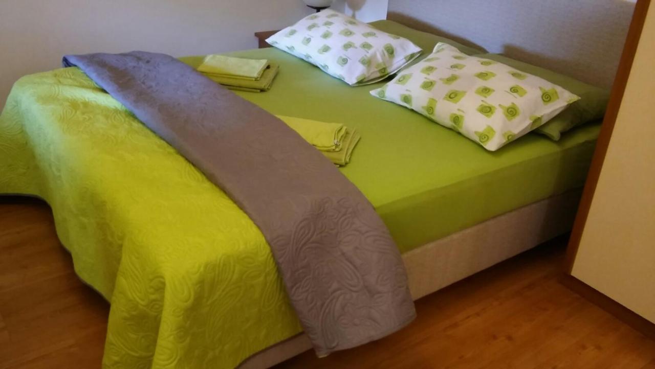 Apartmani Lea Jadranovo Bagian luar foto